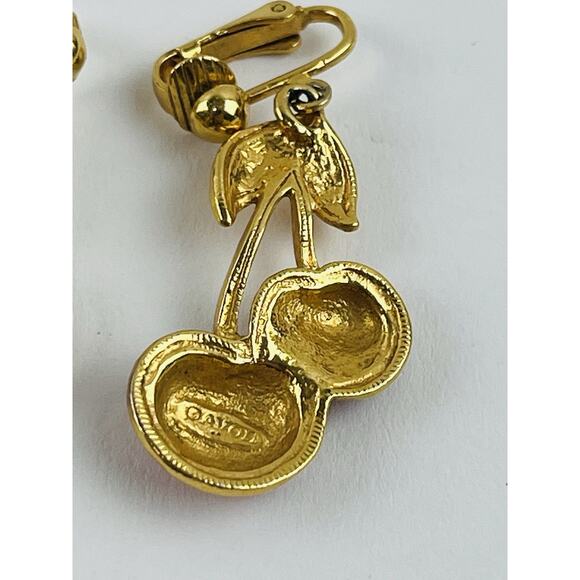 Vintage AVON EARRINGS Clip On RED FRUIT ENAMEL GOLD TONE CHERRY DANGLE Leaves Sl - Picture 8 of 12